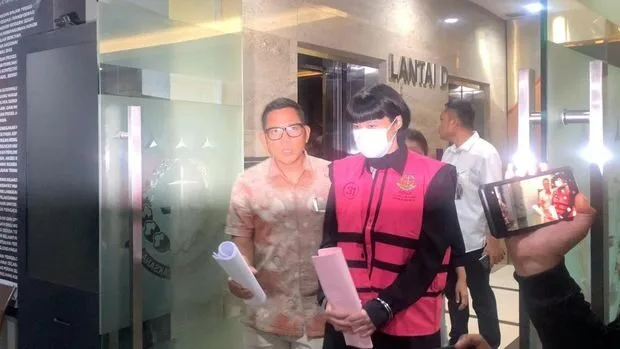 Penampakan empat tersangka kasus suap vonis lepas korupsi minyak goreng ditahan kejagung muliadetikcom 1744489425195 169