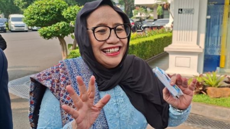 Resmi Pimpin BGN, Nanik S. Deyang&hellip;