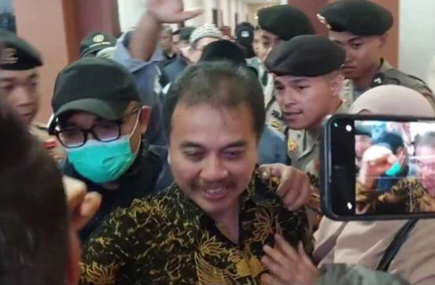 Roy Suryo dan Dokter Tifa Tolak&hellip;