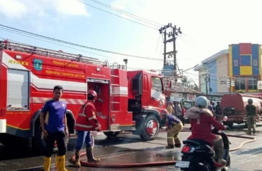 Warung Makan di Sijuk Terbakar Diduga Gas Bocor, 1 Orang Luka Bakar