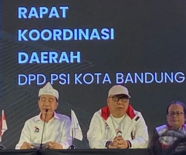 Jokowi Dipastikan Jadi Ketua Dewan Pembina PSI, Pengukuhan 16 November di Surabaya