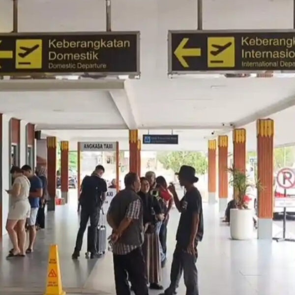 Erupsi Anak Krakatau Bikin Penerbangan Belitung Terdampak, Penumpang Menunggu Kepastian di Bandara