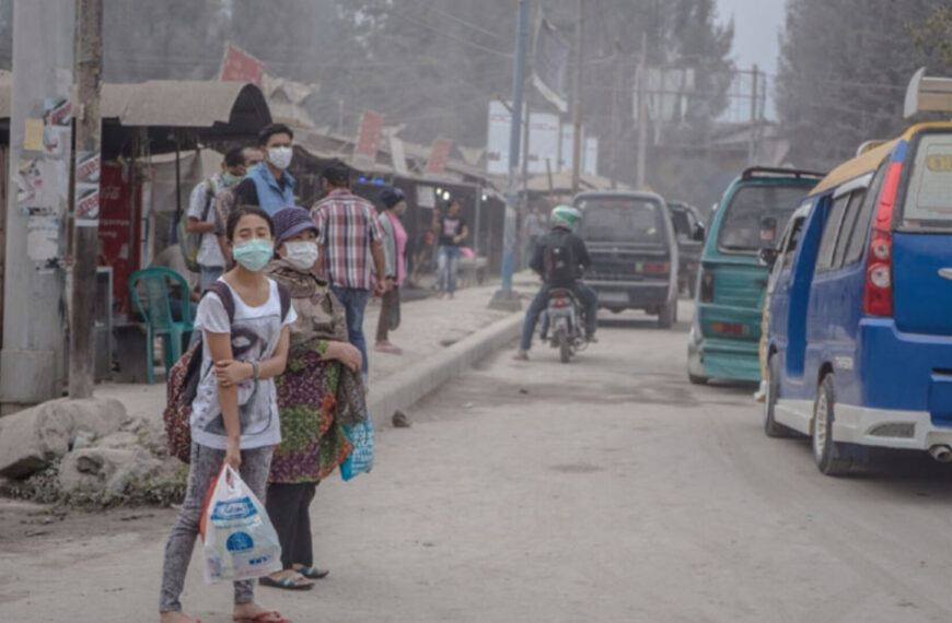 Sebaran Abu Vulkanik Anak Krakatau Capai Lampung dan Banten, Warga Diimbau Pakai Masker