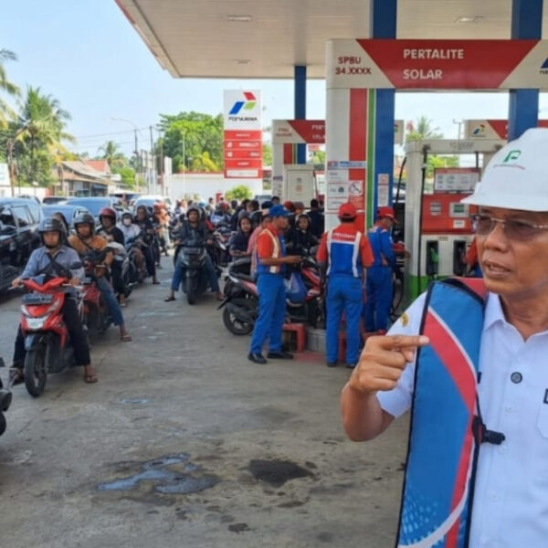 BREAKING: Gagal Urai Antrean, Bupati Belitung Hentikan Ganjil-Genap BBM Mulai Besok