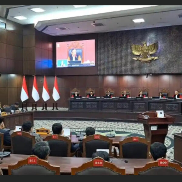 MK Tolak Gugatan Syarat Pendidikan Gibran: Gugatan Denny Indrayana Cs Tidak Dapat Diterima Karena Legal Standing